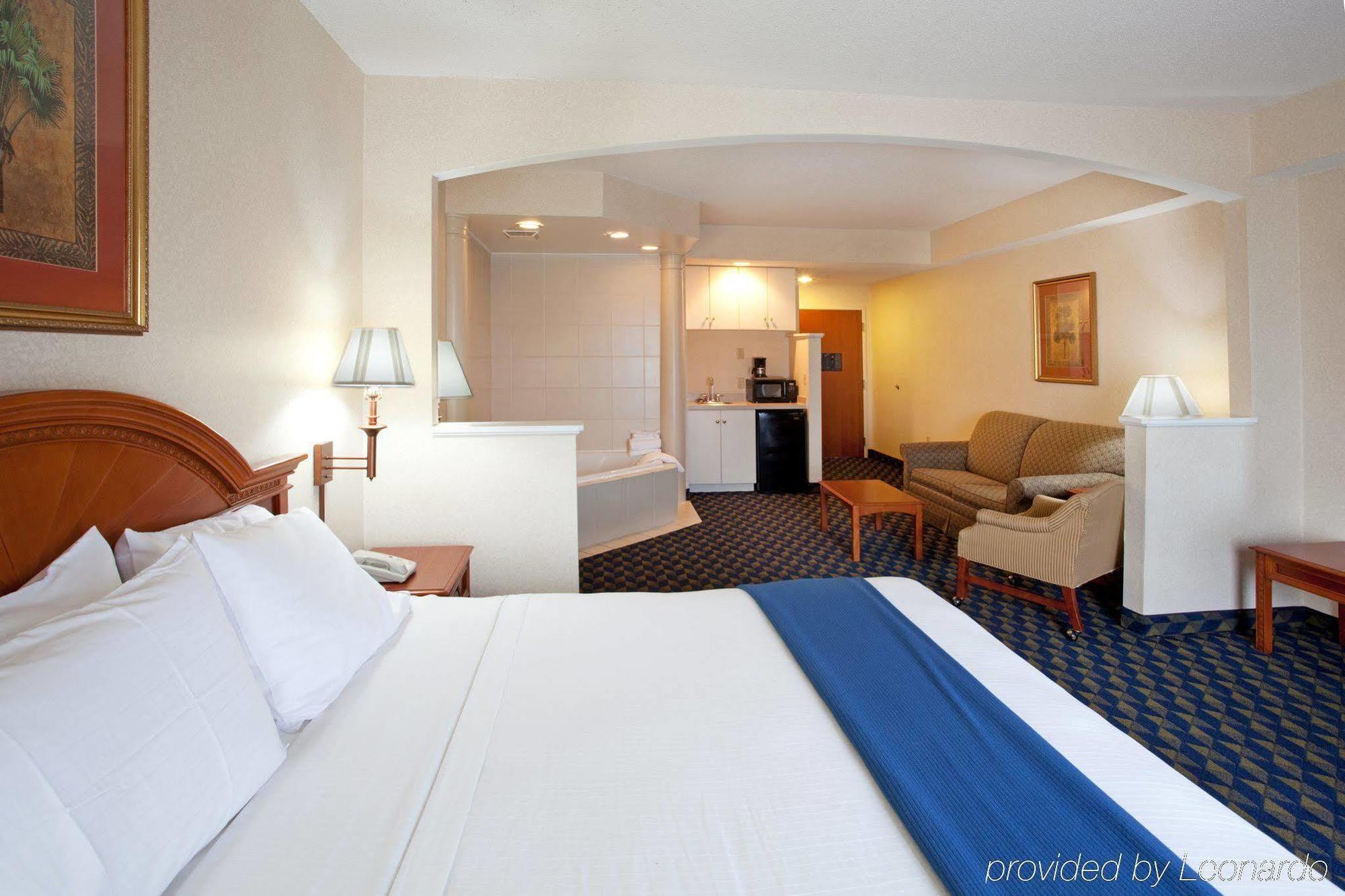 Holiday Inn Express & Suites Orangeburg By Ihg Zewnętrze zdjęcie